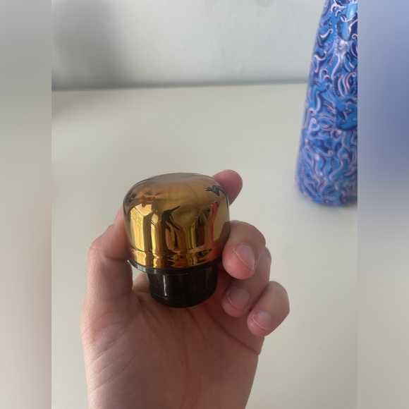 Lilly Pulitzer S’well Water bottle - Picture 3 of 8